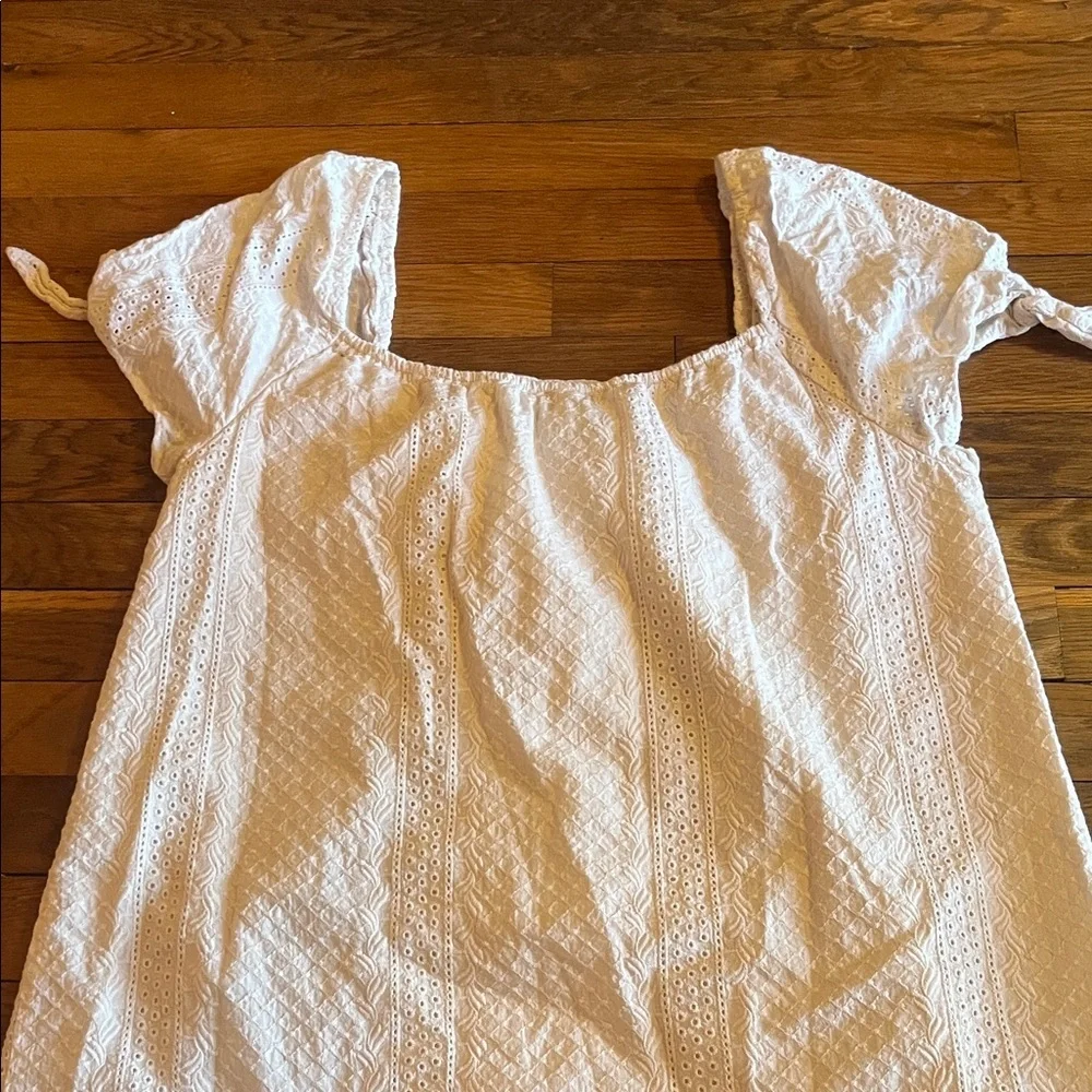 Universal Threads White Eyelet Square-Neck Women's dress - Picture 6 of 6
